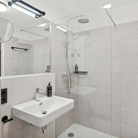 Aparthotel Limehome Sterneckstr 3*