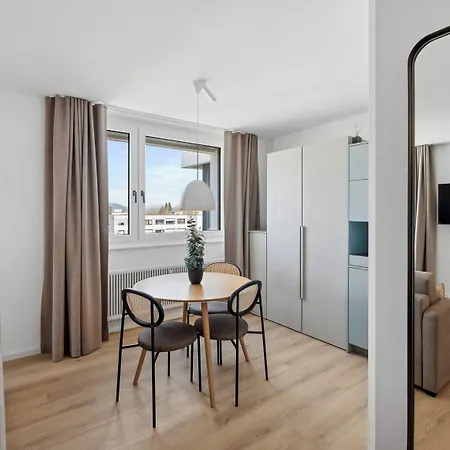 Limehome Sterneckstr 3*