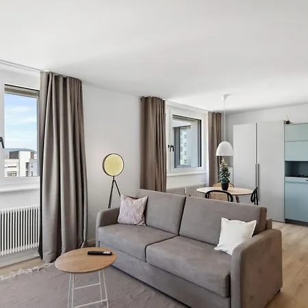 Aparthotel Limehome Sterneckstr 3*