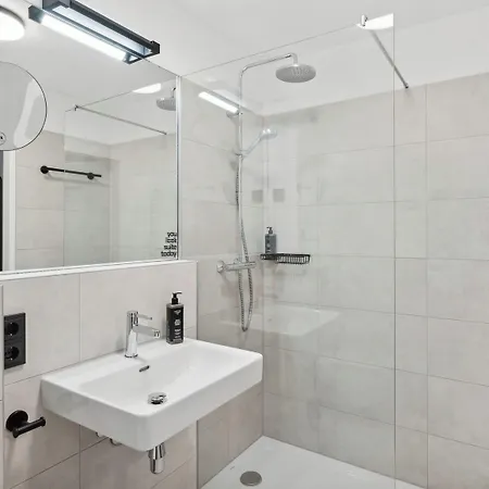 Aparthotel Limehome Sterneckstr 3*