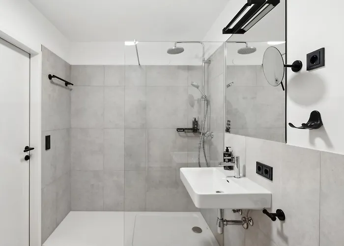 Limehome Sterneckstr Hotell *