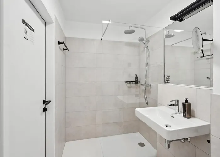 Limehome Sterneckstr Hotell *